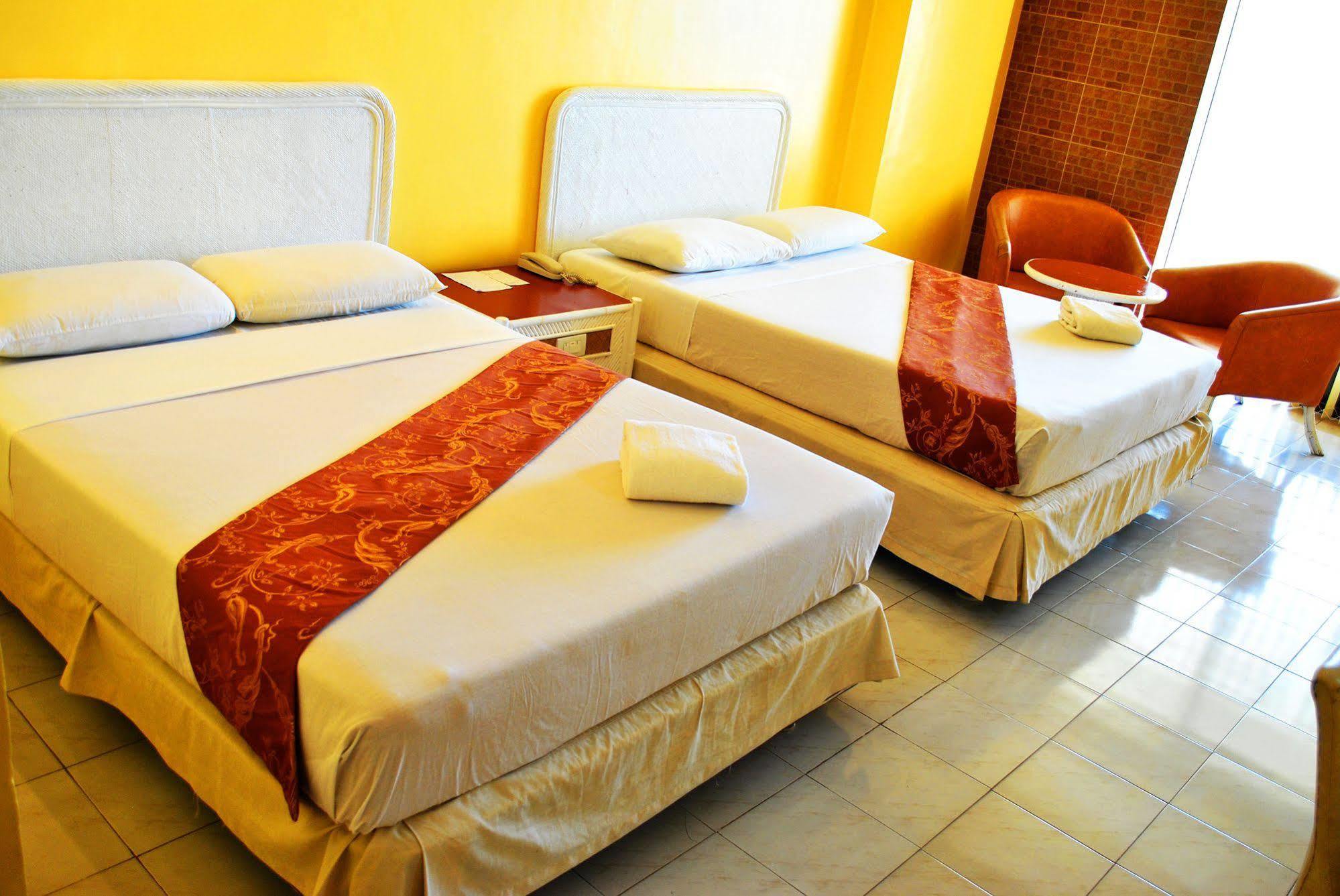 Leyte Park Resort Hotel Tacloban Eksteriør bilde