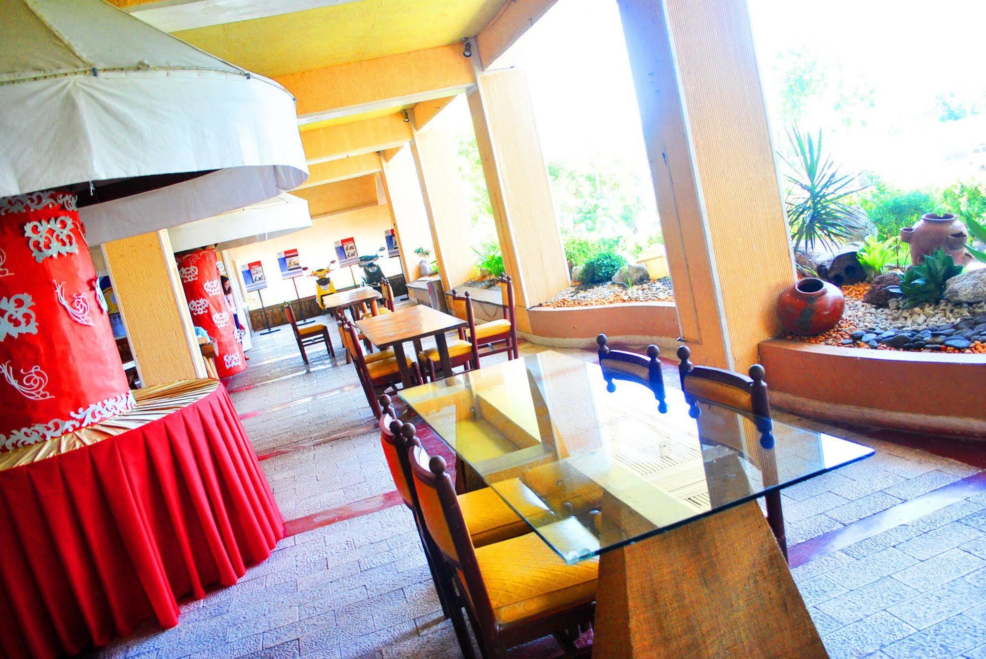 Leyte Park Resort Hotel Tacloban Eksteriør bilde